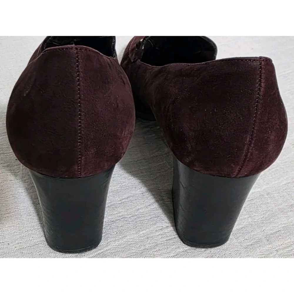 Whats What Maroon Suede Loafer Block High Heel Square Toe Silver Link Buckle 7.5
